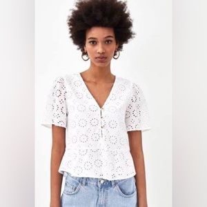 Zara White Eyelit Peplum Blouse (size xs)